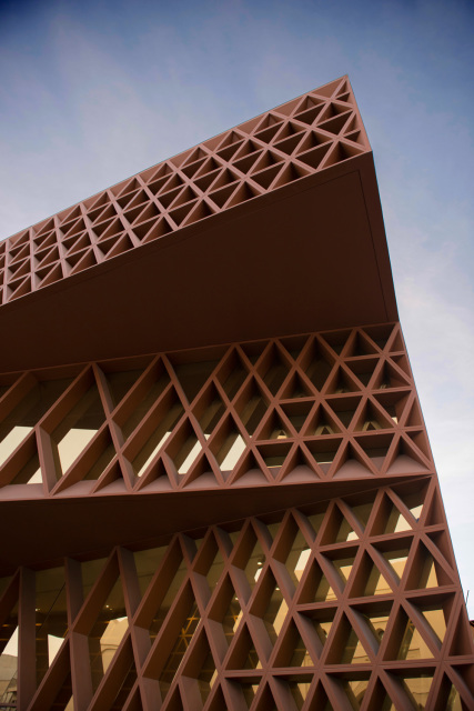 Al Khalifiyeh Library, Bahrain - image 6