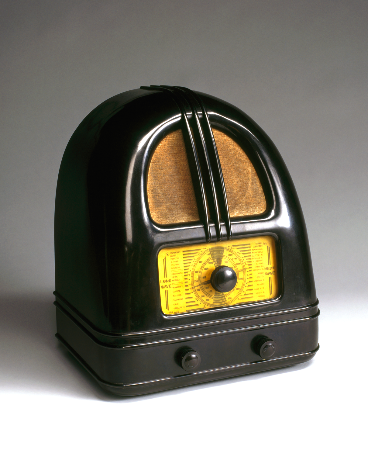 Bakelite radio