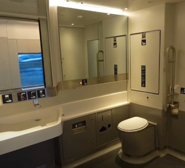 F073 Talgo Toilet Cabins (Germany) - image 2